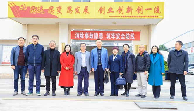 http://mmbiz.qpic.cn/mmbiz_jpg/IzPibalDzLSibgn5QPPPLgng6XB0c7UugUb0eGjibficljTZdK2tANEHpNhKV79JT76GH6jGiceNrFfYkzMr6icYHsoQ/0